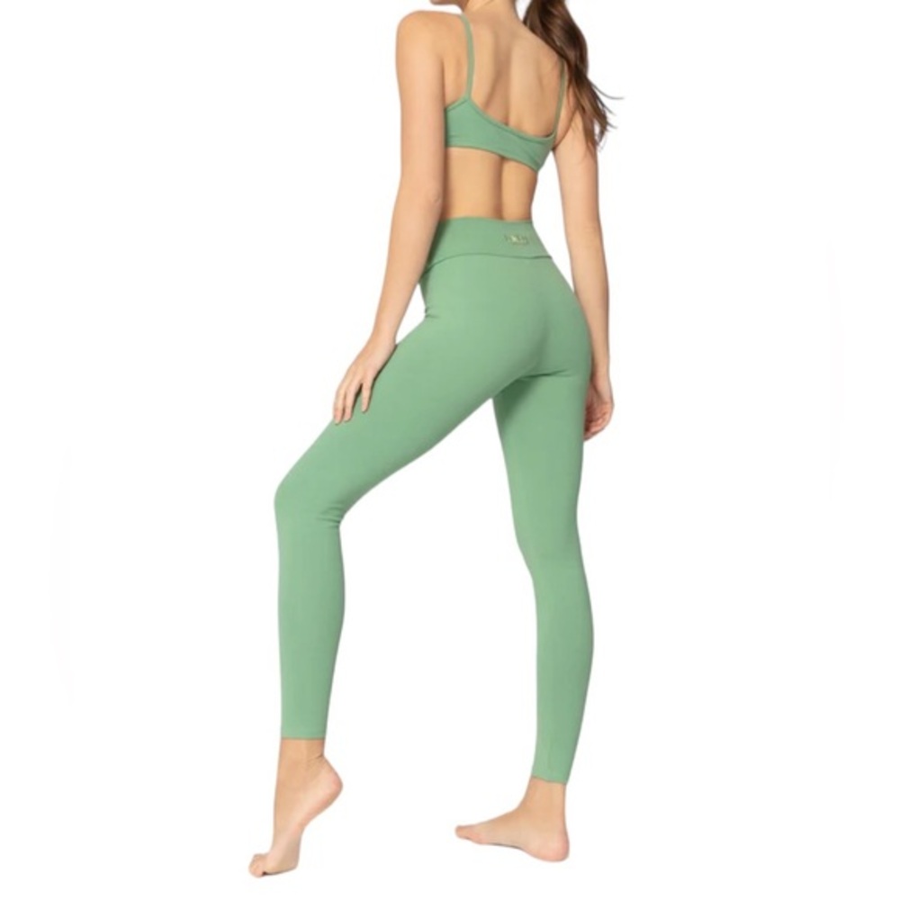 BOOTY BY BRABANTS SCULPTING TEXTURELESS SAGE GREEN LEGGING PANTS